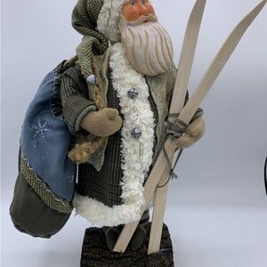 Hallmark Woodland Jolly Santa Skiing 14 inches Tall R1